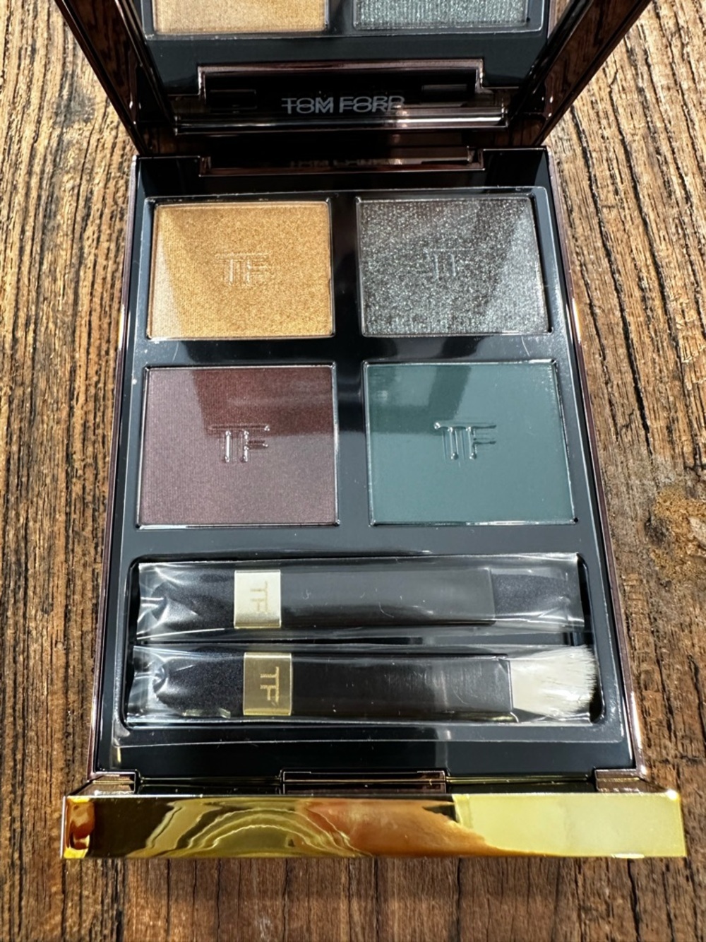 Tom Ford Eyeshadow Quad — Gold, Teal, Plum, Charcoal - Picture 2 of 4